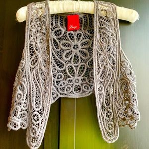2/$10 Bayo crochet vest sz S